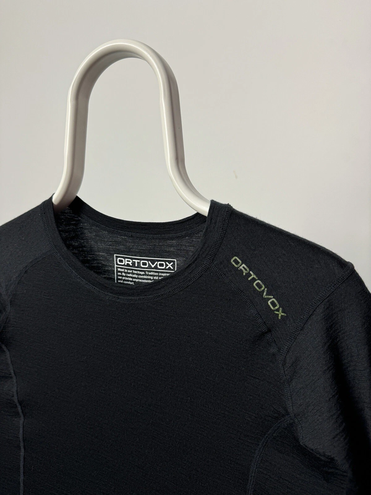 Ortovox women lightweight merino wool longsleeve top base layer size M p2p 17,3