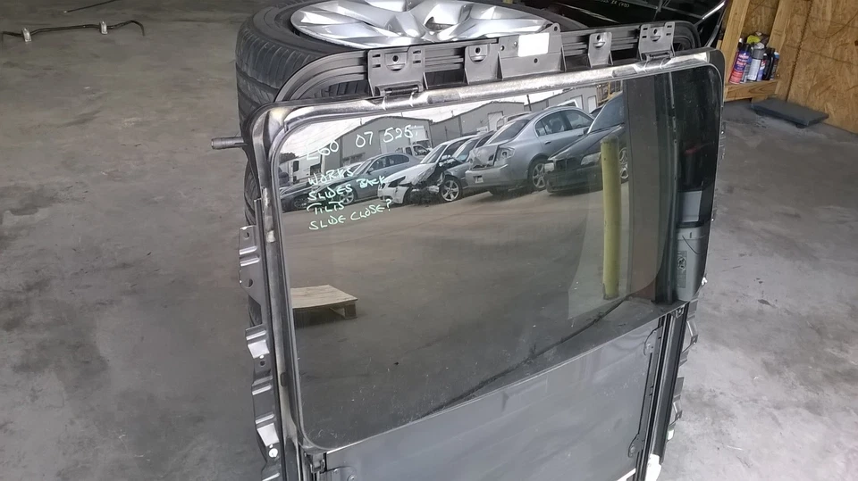 BMW E60 SERIE 5 SEDÁN INCLINABLE DESLIZANTE TECHO CORREDIZO MARCO DE CRISTAL COMPLETO OEM 54137033544 Foto 4 de 4