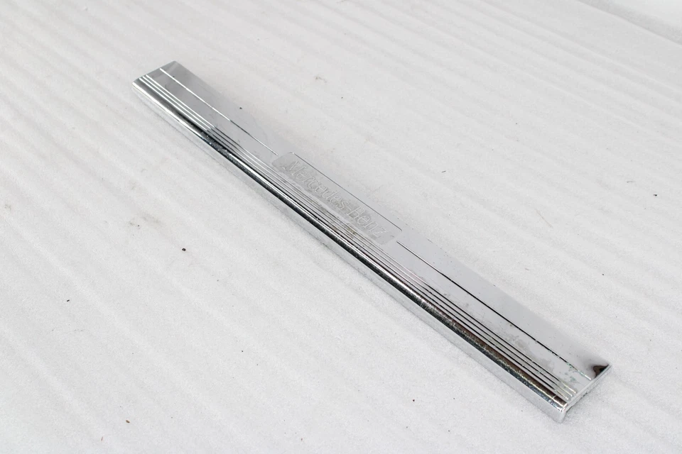 Alféizar de puerta delantera izquierda cromado Mercedes Benz CLS500 2006-2011 A219800135 Foto 4 de 4