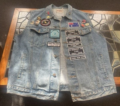 The Trader Jeans Company Vintage Denim Biker Motorcycle Vest Jacket Pins Patches - Image 1 of 4