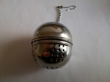 BALL SHAPED ROUND SCREW TOGETHER TEA INFUSER (BRAND NEW)