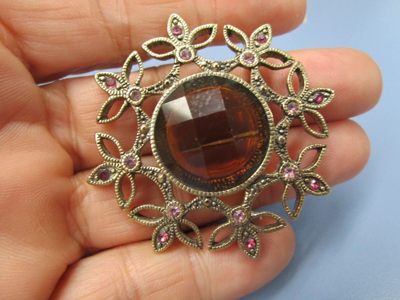 Vintage Gold Tone Pink Amber Rhinestone Brooch Pin Retro Elegant Jewelry-image