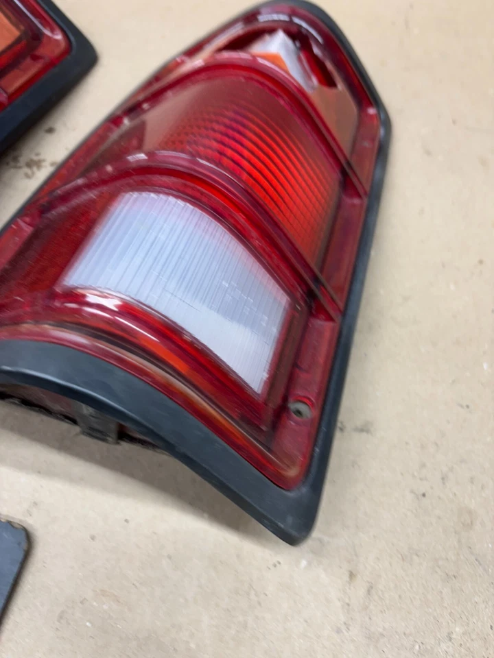 Dodge Dakota 1987-1996 primera generación Dodge Ram 81-93 luces traseras Ramcharger D100 W150 Foto 3 de 4