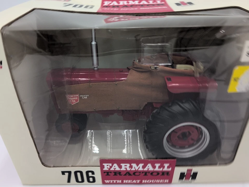 1/16 Ertl International Harvester Farmall Tractor 706 W/Heat Houser - Image 3 of 4