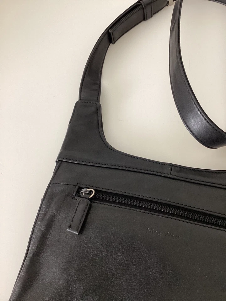 Bolso Bandolera Nine West Cuero Sillín Negro Foto 2 de 4