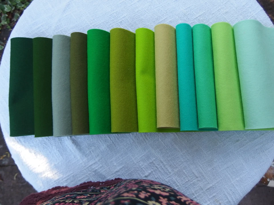 De Witte Engel - Wollfilz 100 % - A4 Platten - 1 mm - viel grün - €10,--/m