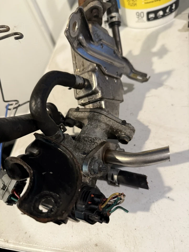 2012-2014 TOYOTA PRIUS C EGR Valve Adapter Cooler 220500-0020 OEM Foto 2 de 4