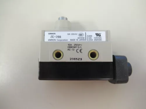 OMRON ZC-D55 ZCD55 ENCLOSED LIMIT SWITCH PIN PLUNGER PLC MODULE