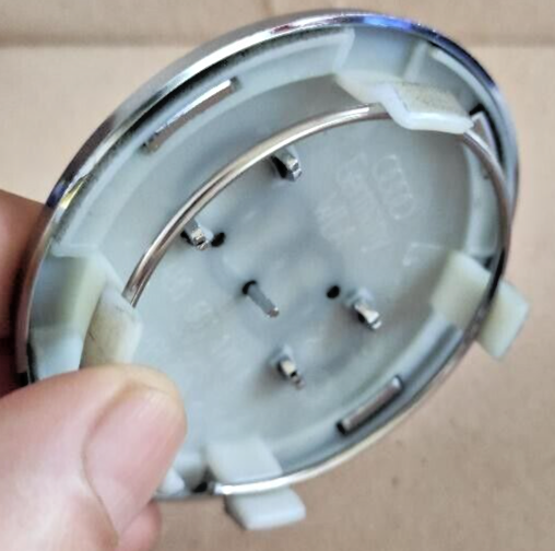 1 x AUDI ALLOY WHEEL CENTRE CENTER CAPS A3 A4 A5 A6 TT RS4 Q5 Q7 68MM