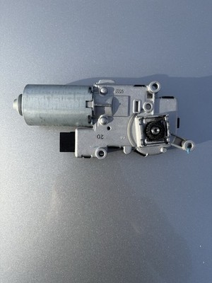 2006-2010 BMW X3 3.0Si E83LCI ~ SUNROOF MOTOR ~ 67616922652 ~ OEM PART