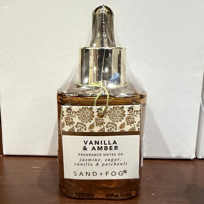 SAND+FOG Vanilla & Amber Perfume Oil dropper