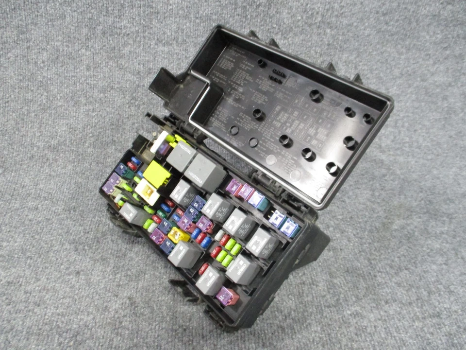 2014 Town Country Dodge Caravan Totally Integrated Power Module TIPM 68217405AB - Image 4 of 4