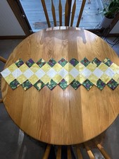 Handcrafted - Quilted Runner Classic Kitchen Pattern