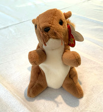 TY Beanie Baby Nuts the Squirrel in excellent condition with original tag. 1996