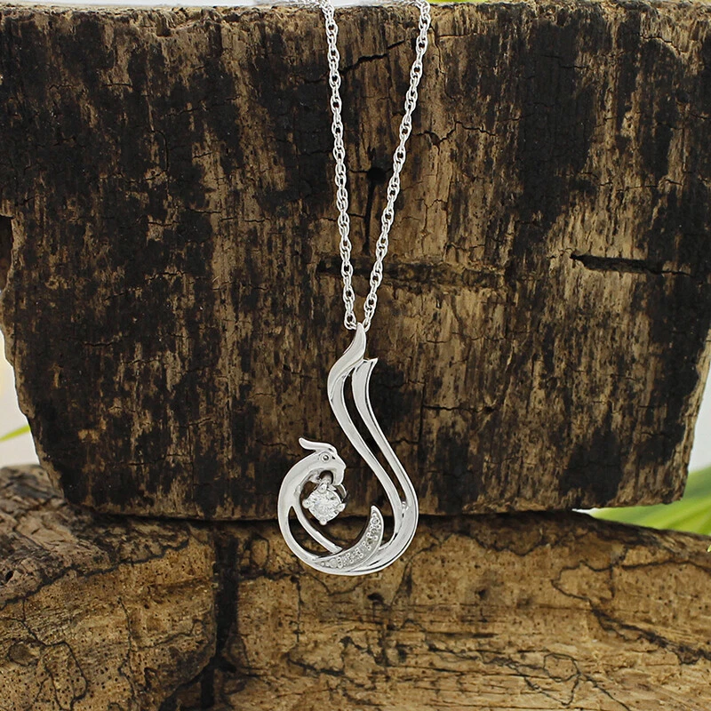 Collar de plata de ley con colgante de pájaro fénix de diamantes redondos naturales de 1/9 quilates de 18" Foto 2 de 4