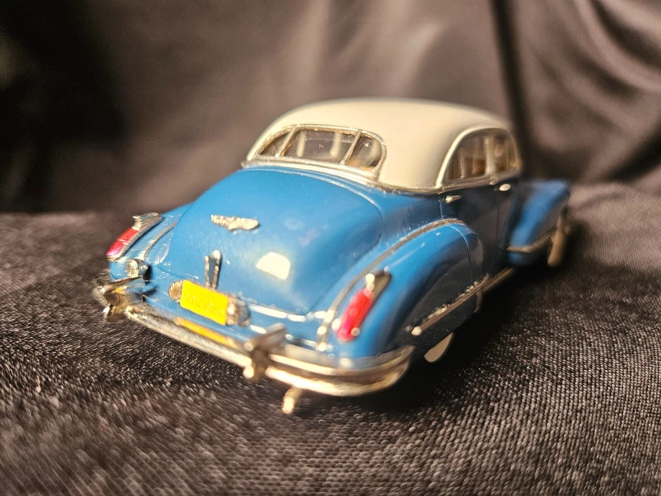 RARO Brooklin Modelos 1947 Cadillac 4 Puertas Sedán Azul Escala 1:43 Inv. #0958 Foto 4 de 4