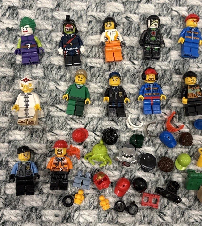 Lego Minifigures Mini Figures Lot - Hats & Accessories - Batman Ninjago & More - Image 2 of 3