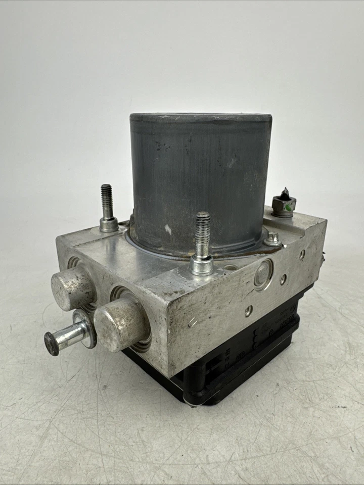 Módulo de control de bomba de freno antibloqueo ABS 15905730 GMC Yukon XL 2007 FABRICANTE DE EQUIPOS ORIGINALES Foto 3 de 4