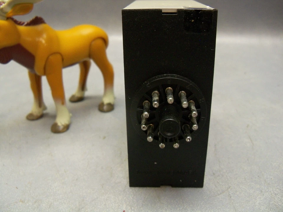 Electromatic SM 125 230 SM125230 Voltage Level Relay 0,1-4V 11 Pin - Image 4 of 4