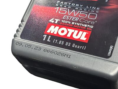 Motul 300V 15W50 エンジンオイル 1L ×4本。 Amazon.com: Motul 300V 4T Competition Synthetic Oil 15W50 4L
