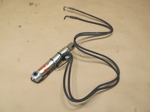 🥇04-10 BMW E64 CONVERTIBLE REAR LEFT FOLDING TOP ROOF HYDRAULIC CYLINDER OEM