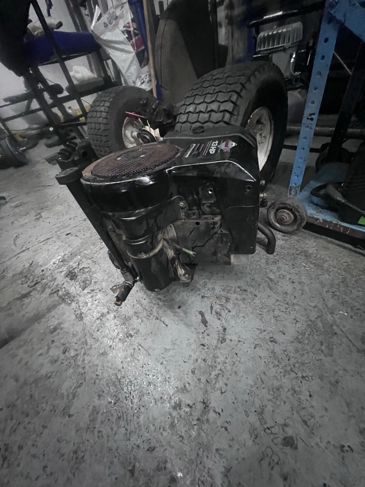 Briggs And Stratton 13hp i/c diamond commercial ride on mower engine 13 hp - Image 3 of 4