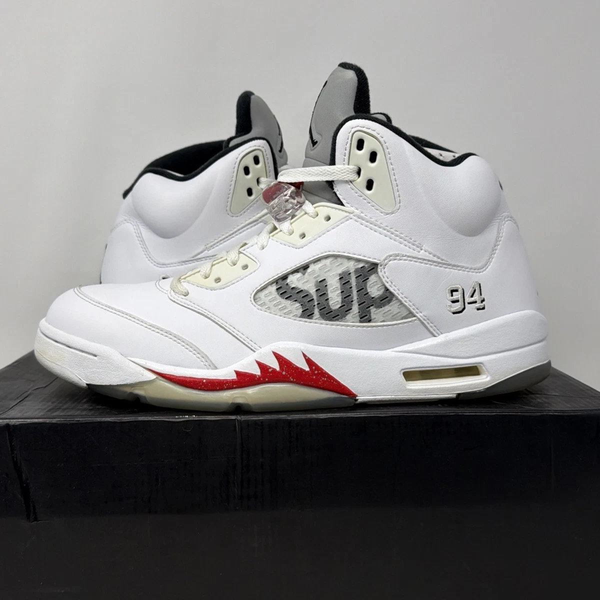Las mejores ofertas en Supreme x Air Jordan 5 Retro White | eBay