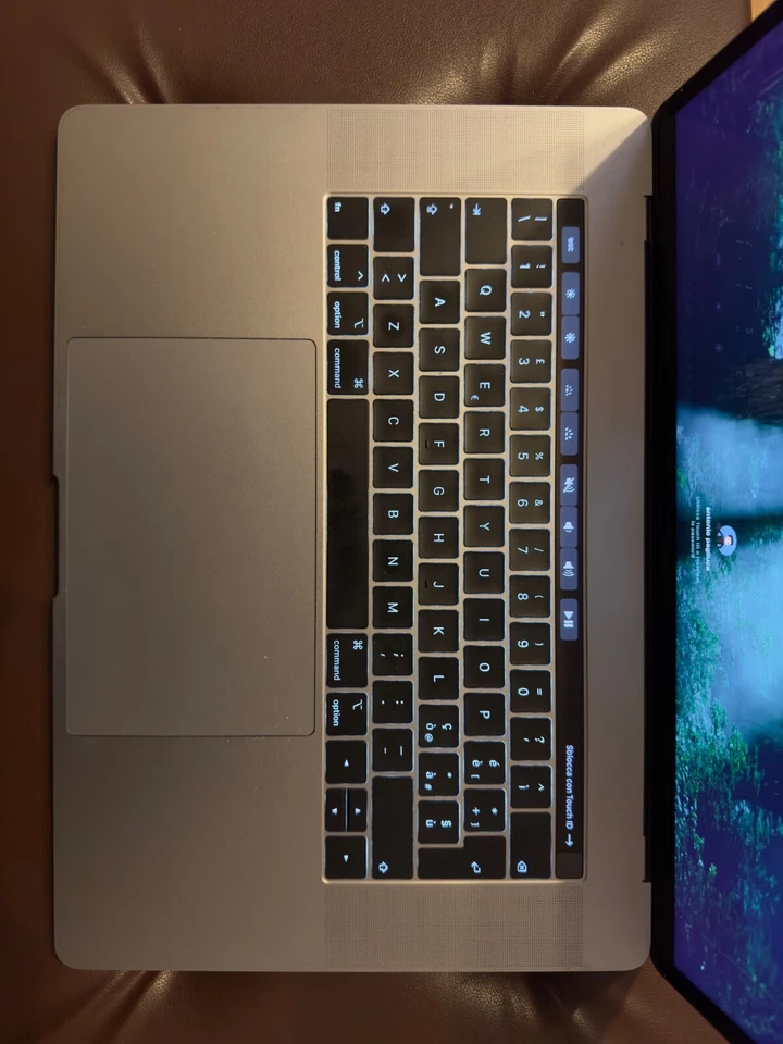 Apple MacBook Pro 15" 2019 · i9 · 32GB · 512GB, foto 2 di 4