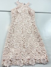 Lulus Dress Women Size XS Pink Lace Sleeveless Body on Fit Knee Length Classic