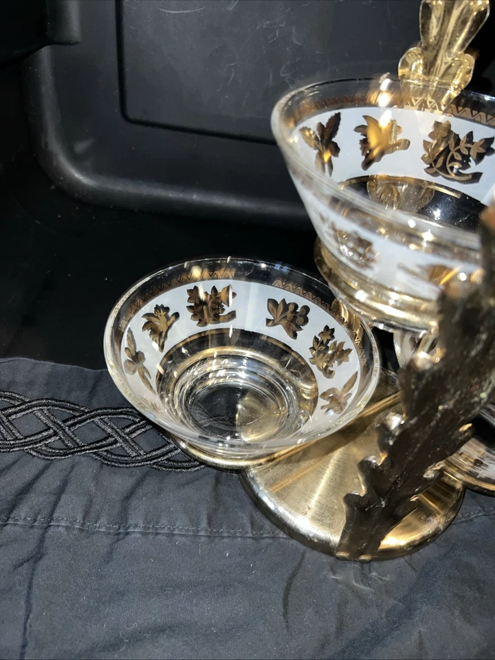 "Estante de servidor de condimentos de metal tono dorado MCM de 13,5"" con tres cuencos de vidrio" Foto 2 de 4