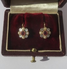 Boucles d’oreilles dormeuses anciennes - Rubis Verneuil et Perles - Or 18 carats