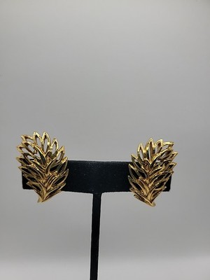 Vintage Napier Gold Tone Leaf Clip On Earrings Textured Openwork Design Classic