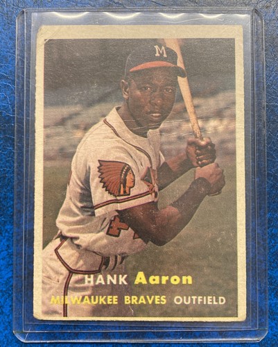 1957 Topps # 20 Hank Aaron ( HOF ) !! Great Career!! - Picture 3 of 3