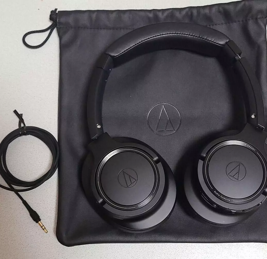 Audio technica ATH SR50BT ATH SR50BT Black Wireless Headphone Used