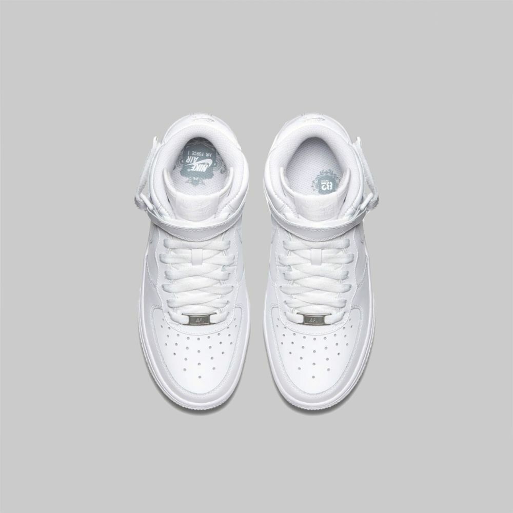 NIKE145㎝まとめ売り5点 ☆スニーカー 買取✨👟【NIKE×Sacai×KAWS｜BLAZER LOW】【NIKE