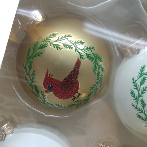 December Home Handcrafted 2 1/2" Glass Ornament Set 6 Gold Shiny Matte Cardinal - Imagen 3 de 10