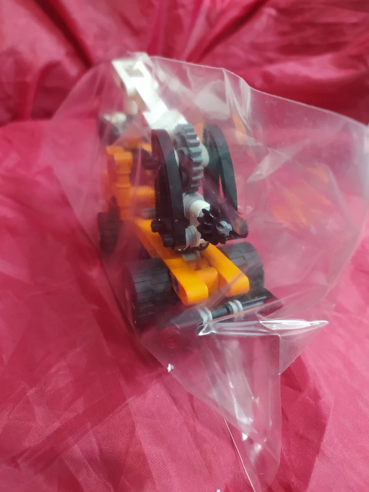 LEGO Technic 42088 Cherry Picker, foto 4 di 5