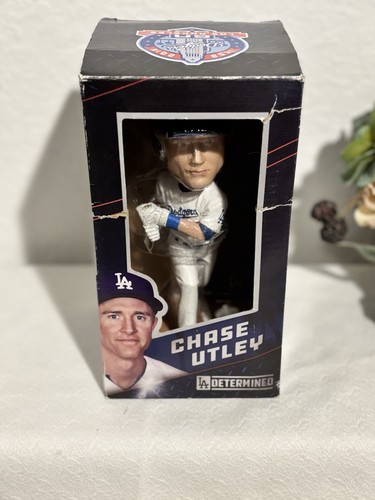 #26 Chase Utley Los Angeles Dodgers 2018 Bobblehead SGA 60th Anniversary Edition - Picture 1 of 8