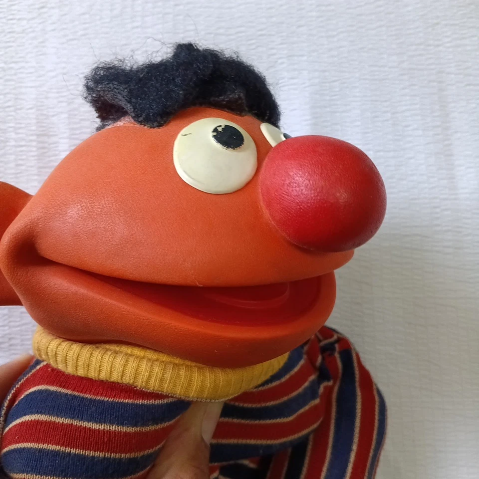 Marioneta de mano de Plaza Sésamo Ernie de colección años 70 Jim Henson Muppet juguete preescolar Foto 3 de 4