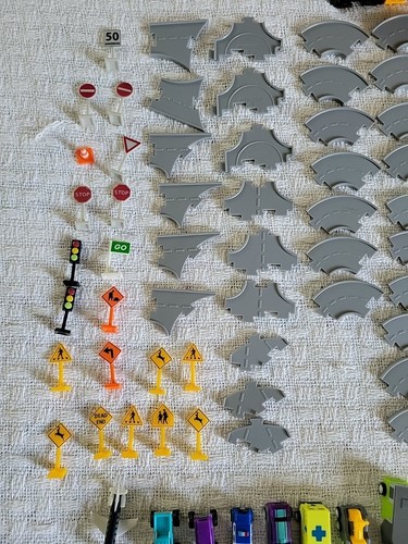 Lot of 140 Driven by Battat Pocket Series Garages Cars Roads Signs 24 Vehicles - Picture 6 of 11