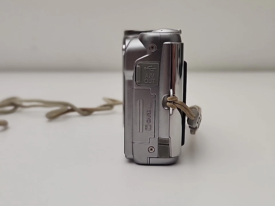 Nikon COOLPIX S4 6.0MP Digital Camera - FOR PARTS OR REPAIR - READ DESCRIPTION - Image 4 of 4