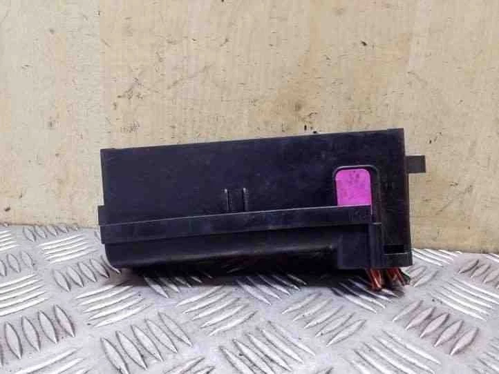 Cassetta fusibili VW CADDY II Variant 9K9B 1T2937615B 1.9 Diesel 47kw 26158415 - Immagine 4 di 4