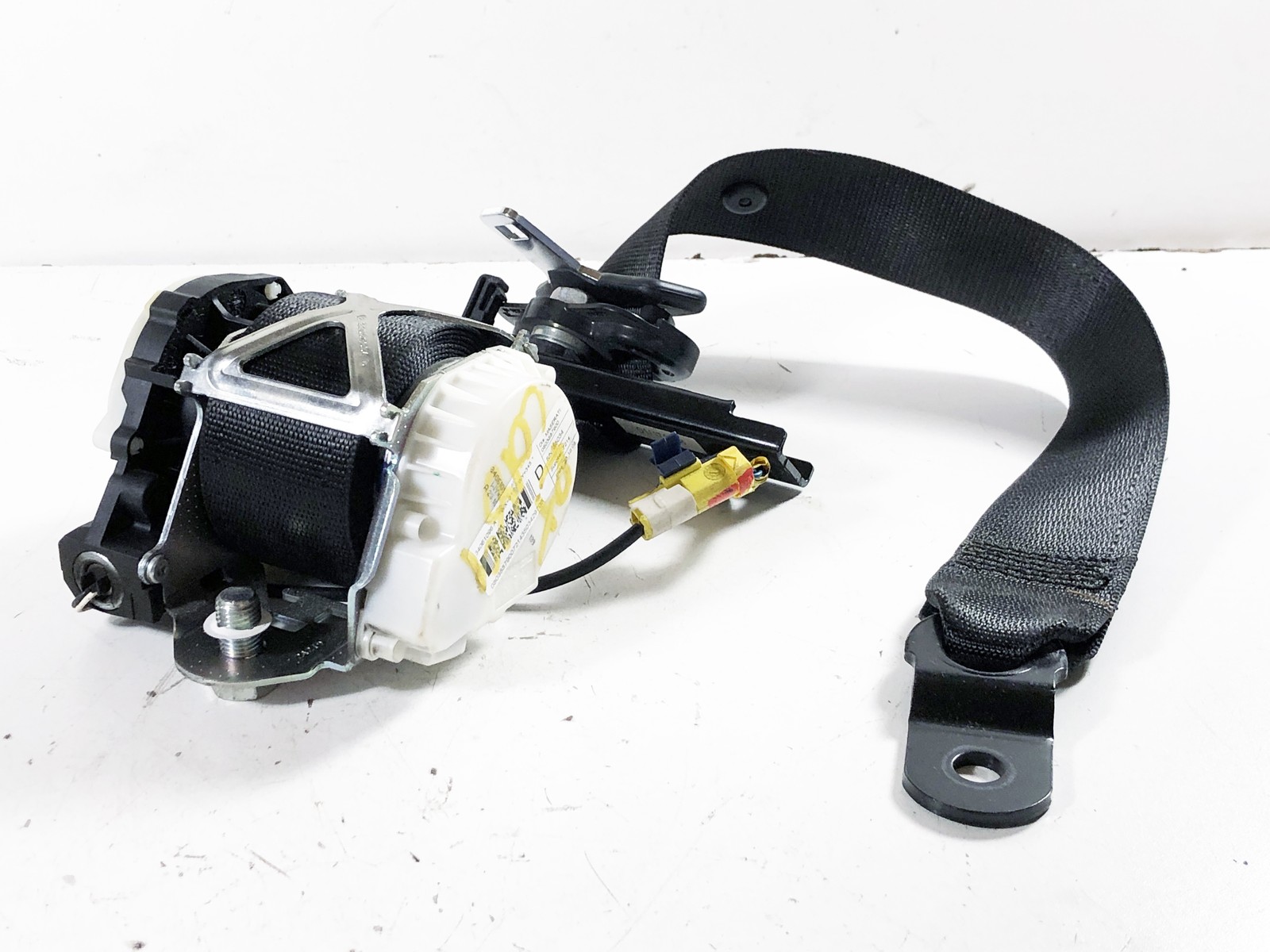 09-13 Maserati Quattroporte M139 Front Right Passenger Seat Belt Retractor NERO