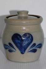 1990 ROWE POTTERY WORKS BLUE DECORATED STONEWARE SMALL LIDDED CROCK CANISTER