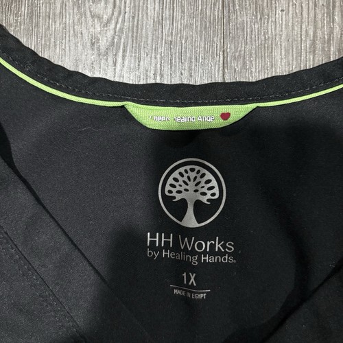 HH Works by Healing Hands Top scrub nero da donna con scollo a V taglia 1X (2500) - Foto 3 di 6