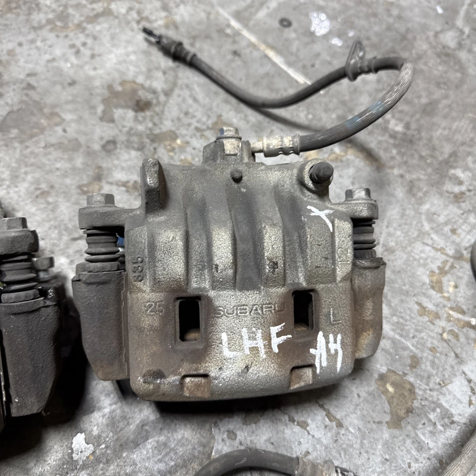 Pinzas de freno Subaru BRZ FRS 2014 OEM Foto 3 de 4