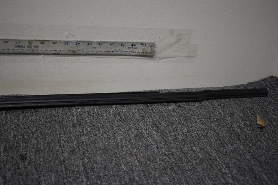 2008-2011 AUDI A5 QUATTRO WINDOW BELT MOLDING FACTORY OEM - Image 3 of 4