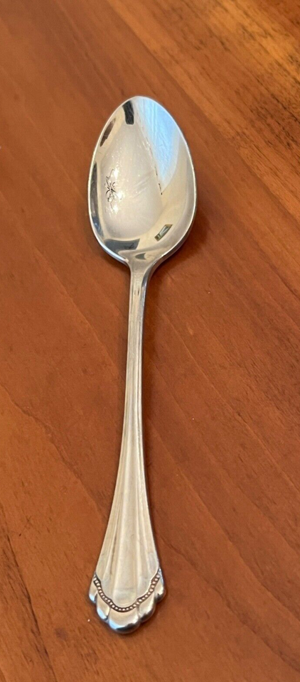 Oneida Community MARQUETTE Stainless Steel Flatware – Glossy Finish, USA Made