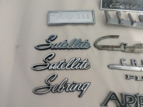 plymouth emblem lot Chrysler dodge mopar - Picture 5 of 6