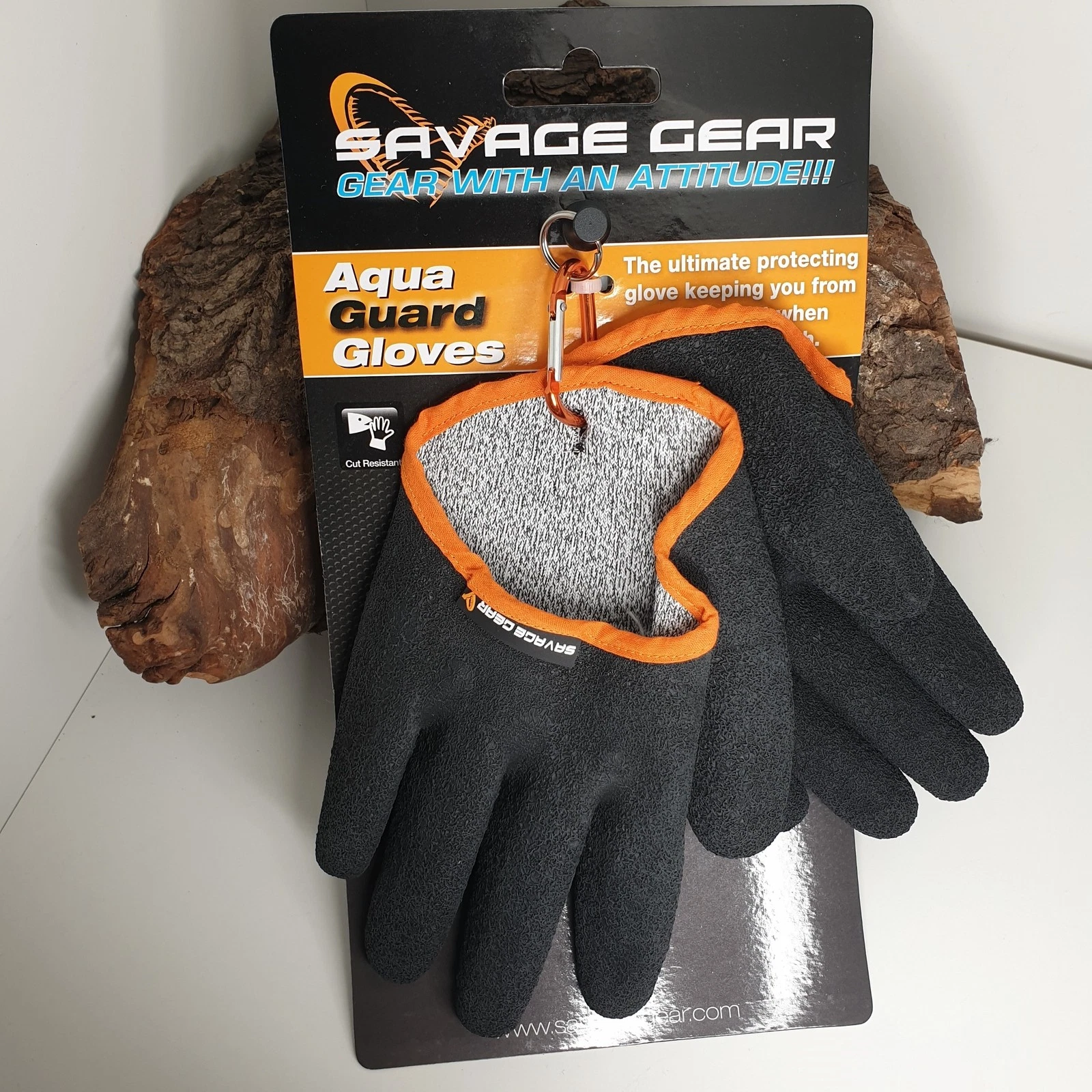 Savage Gear Aqua Guard Glove M Protective Glove Landing Glove Pike Cut Resistant
Opens in a new wind